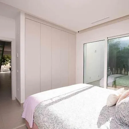 Moderna Con La Piscina Climatizada Colinas Villa Dehesa de Campoamor (Orihuela Costa)