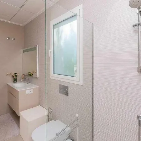 Villa Moderna Con La Piscina Climatizada Colinas