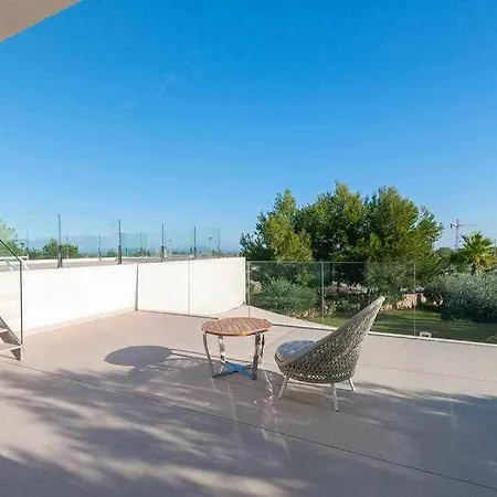 Moderna Con La Piscina Climatizada Colinas