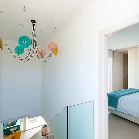 Moderna Con La Piscina Climatizada Colinas Villa