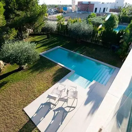 Villa Moderna Con La Piscina Climatizada Colinas